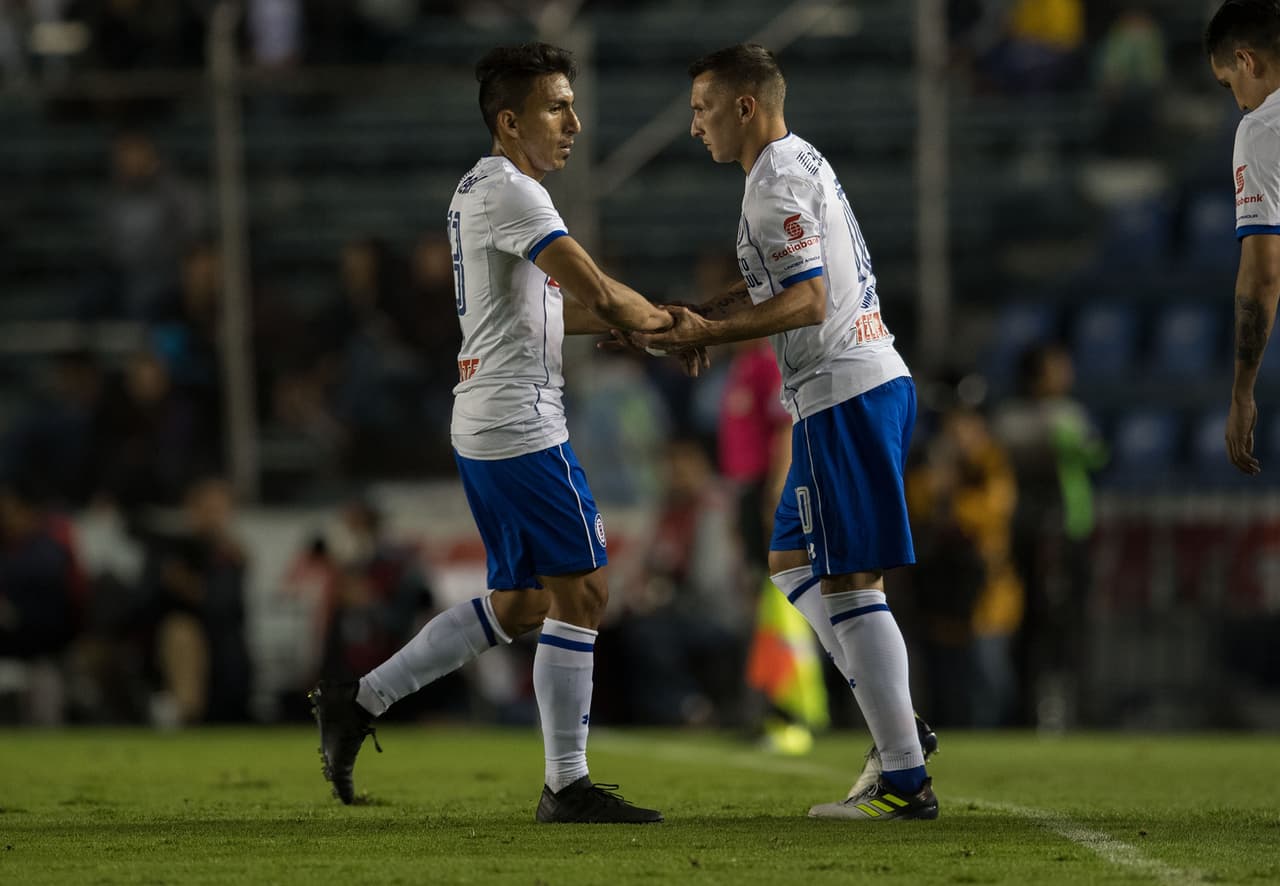Además del uniforme, Cruz Azul aprovehcó para realizar variantes y probar.