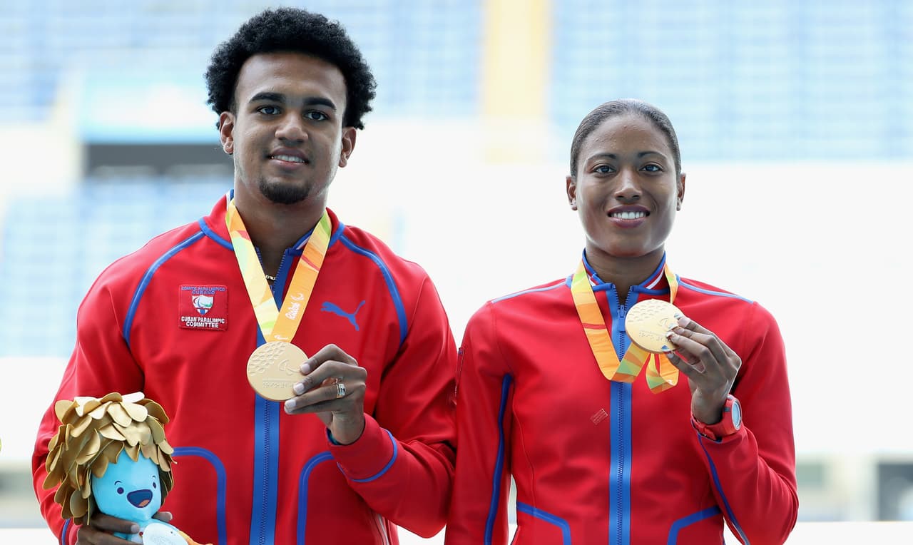 La atleta invidente Omara Durand (der.) está nominada, luego de que esta cubana obtuviera dos medallas de oro en los Juegos Paralímpicos de 2016.