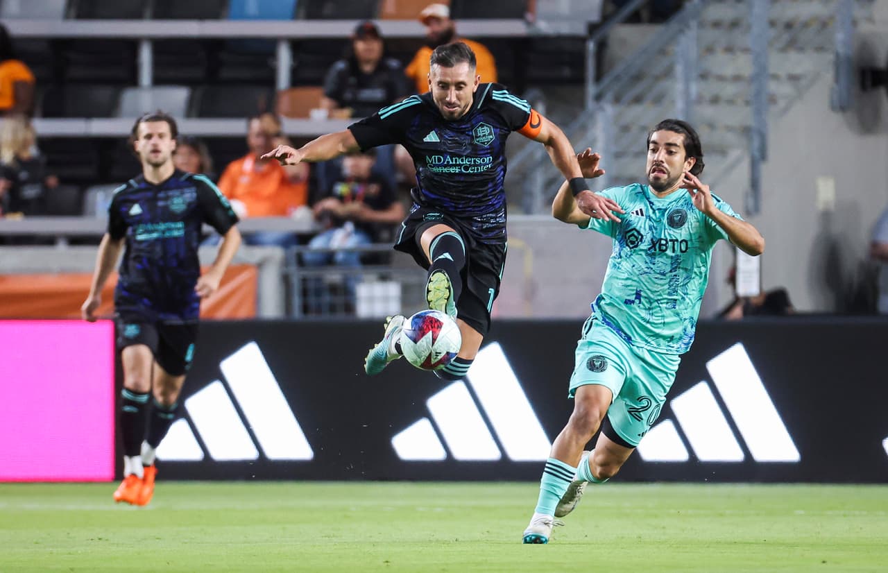 Lo sufrieron CH14 y Pizarro: Héctor Herrera es el rey de las batallas aztecas en MLS