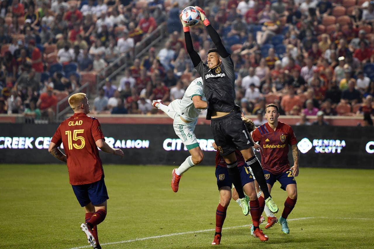 Fue el duelo entre dos equipos que sustentan la rivalidad en las Montañas Rocosas.
<br>