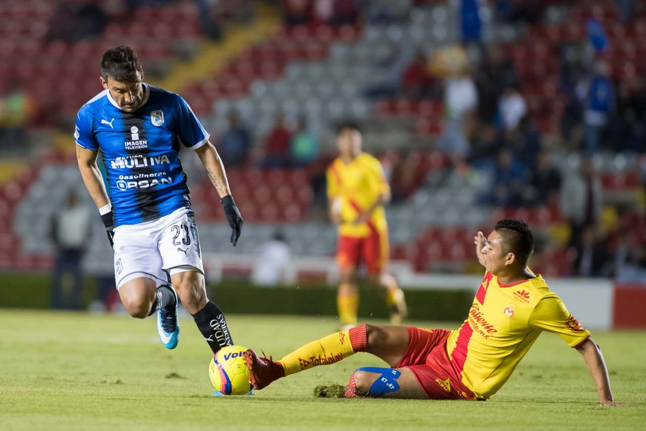 En la primera mitad, los locales comenzaron ganando al minuto 22 con gol de Édgar Benítez.