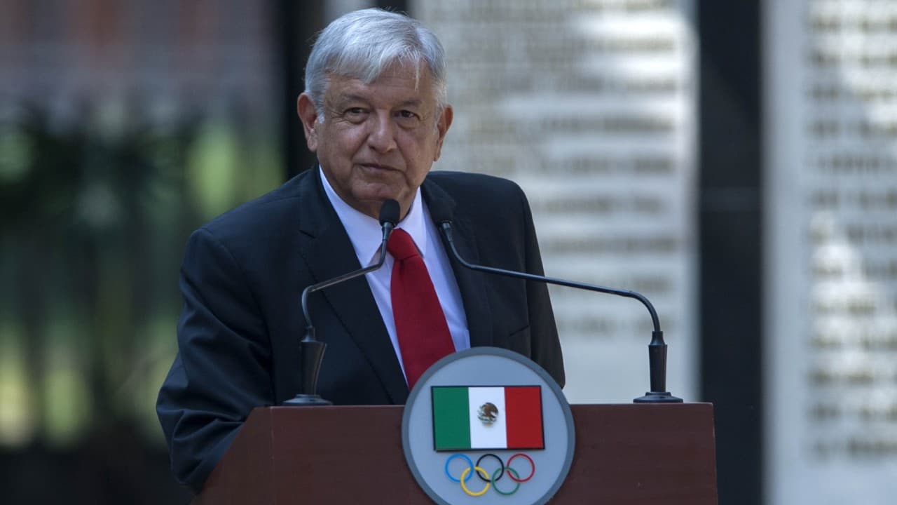 Andrés Manuel López Obrador se ha confesado como aficionado a los Pumas.