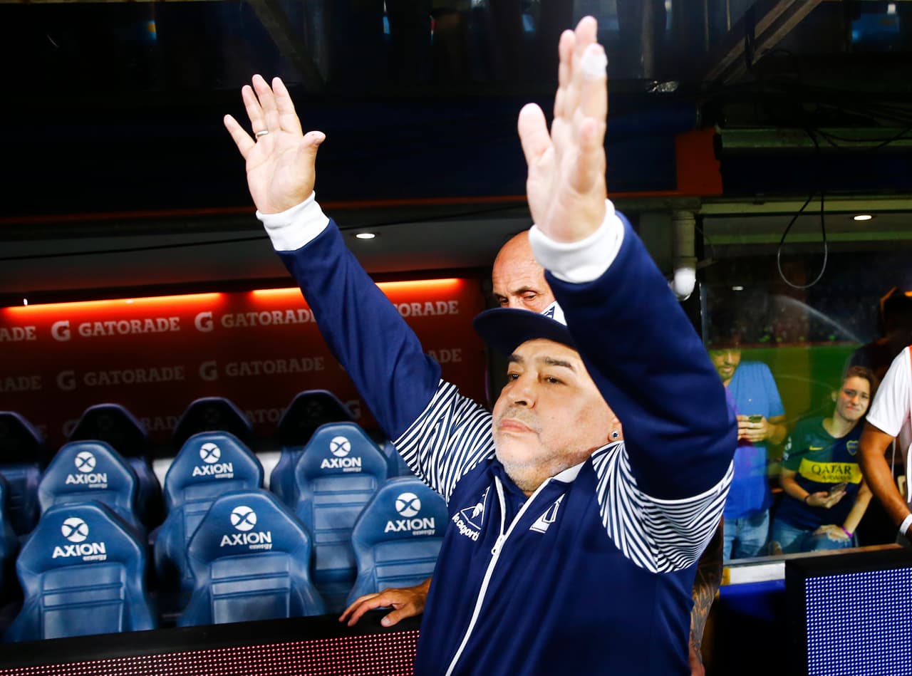 Maradona envía video a equipo español y lo salva del descenso