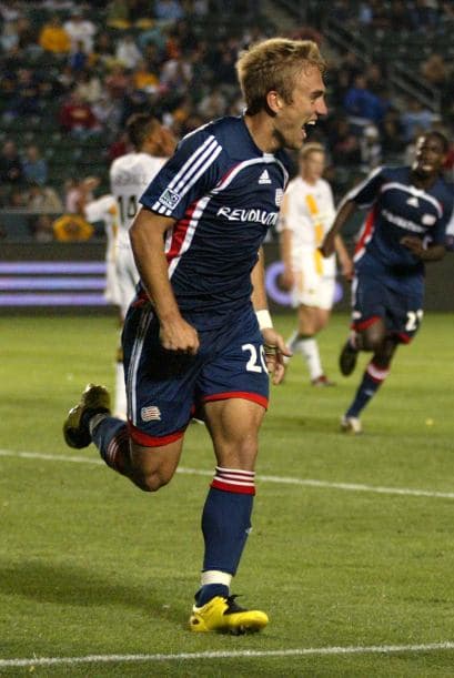 7) TAYLOR TWELLMAN - 101 GOLES | Hoy comentarista en TV, jugó 8 temporadas en la liga, todas con el NE Revolution. Tal vez estaría más arriba en la lista si no fuera porque tuvo que retirarse prematuramente por lesiones relacionadas con conmociones cerebrales.