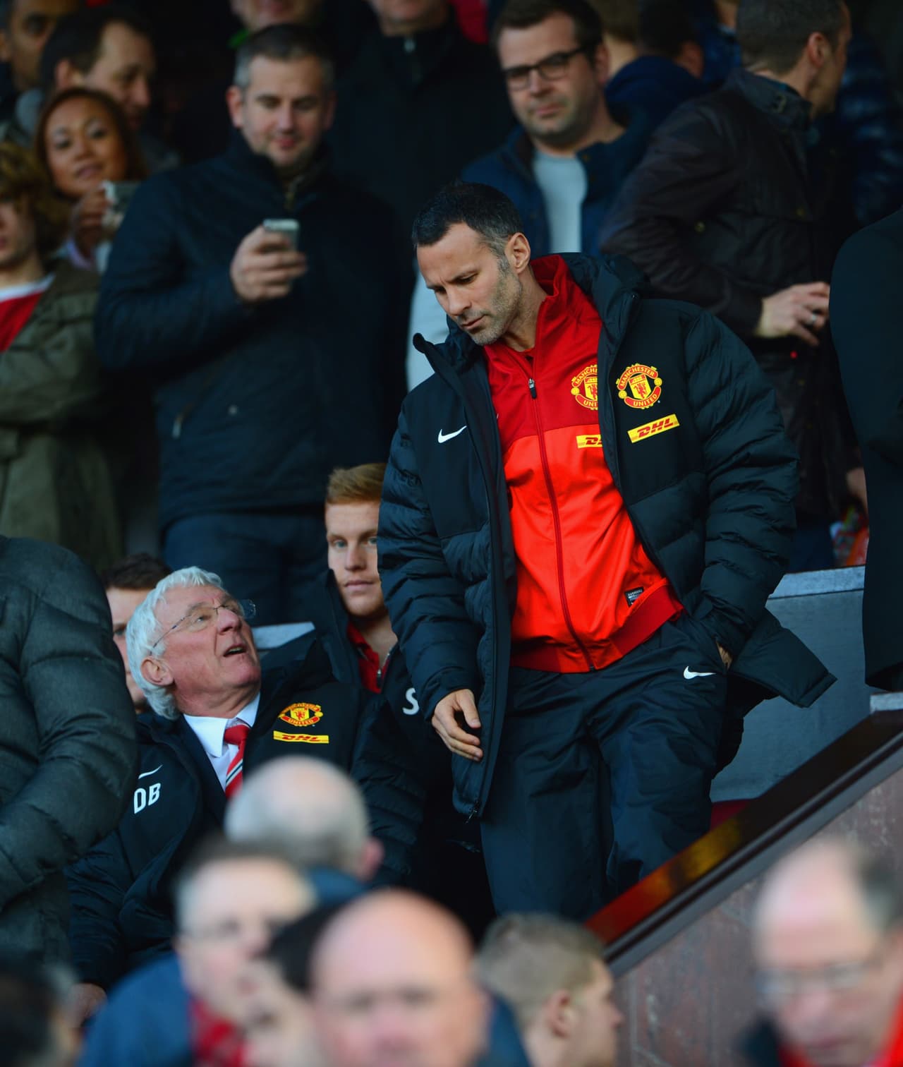 Tras el retiro de Sir Alex Ferguson en 2013, Ryan Giggs permaneció como futbolista en la plantilla del Manchester United.