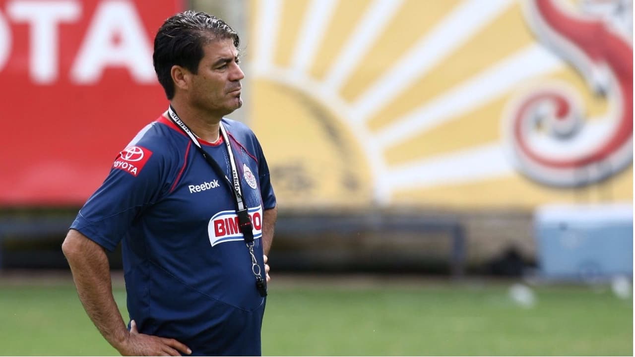 <b>Francisco Ramírez:</b> Llegó sustituyendo a Flores, pero fue destituido en la jornada 8 del Apertura 2009, al caer goleados 4-0 ante Chiapas.