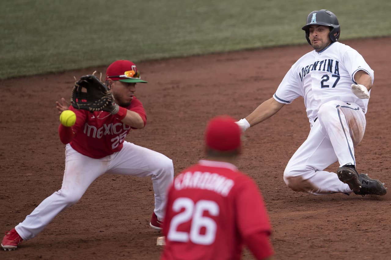 México enfrenta a Argentina en la ronda preliminar masculina en los Juegos Panamericanos Lima 2019.