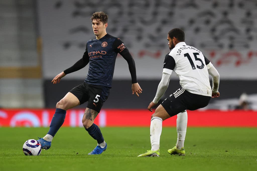 Con goles de Sergio Aguero, Gabriel Jesus y John Stones, el Manchester City se quita la espina de la derrota ante el Manchester United y golean 0-3 al Fulham.
