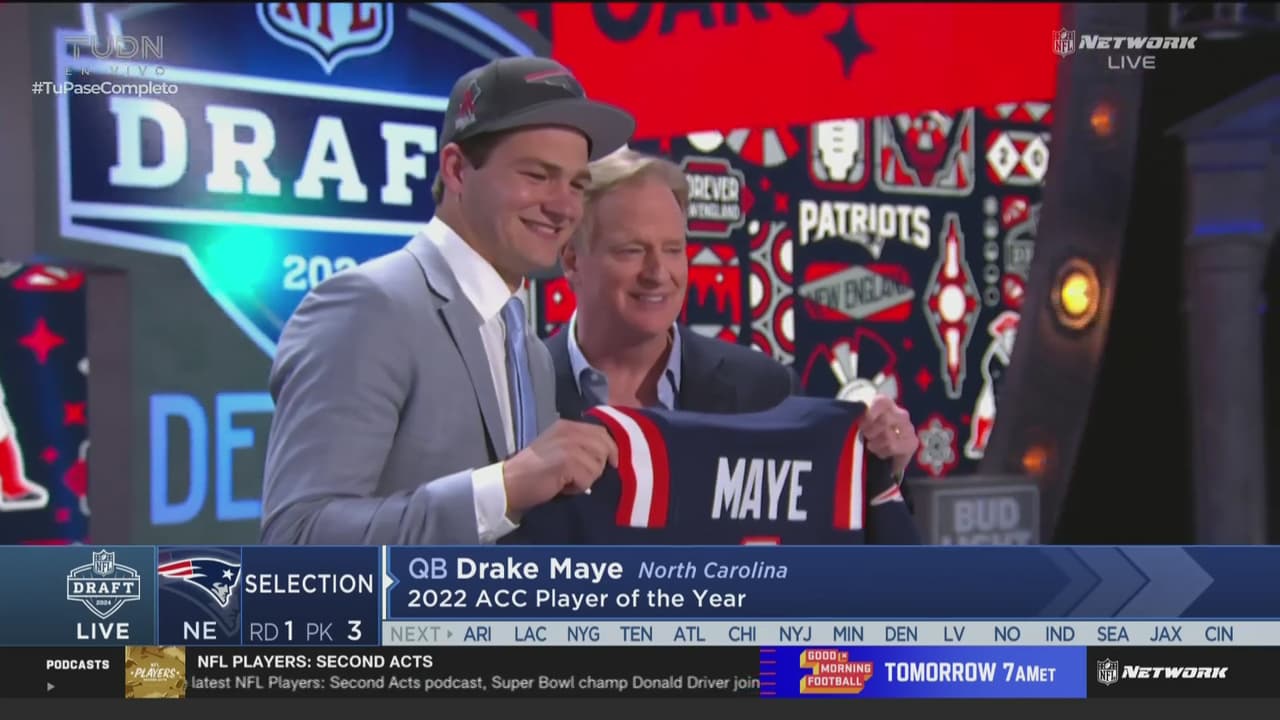 ¡Tercer quarterback de la noche! Drake Maye a New England