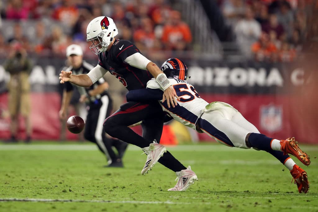 Además de los dos touchdowns que anotó la defensa, en general provocó cinco pérdidas de balón a los Cardinals y sumaron seis capturas de quarterback para pérdida de 40 yardas. Una gran noche.
