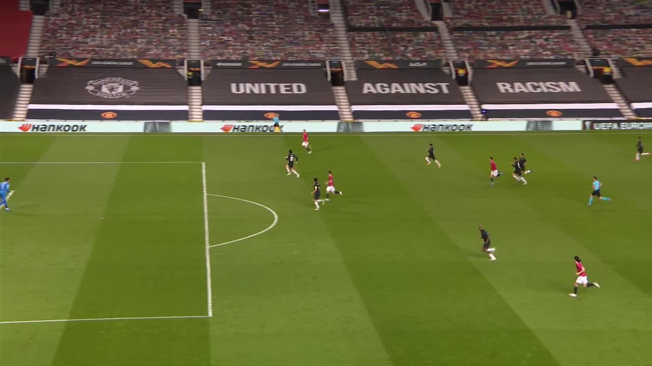 ¡TIRO ATAJADO! disparo por Mason Greenwood.