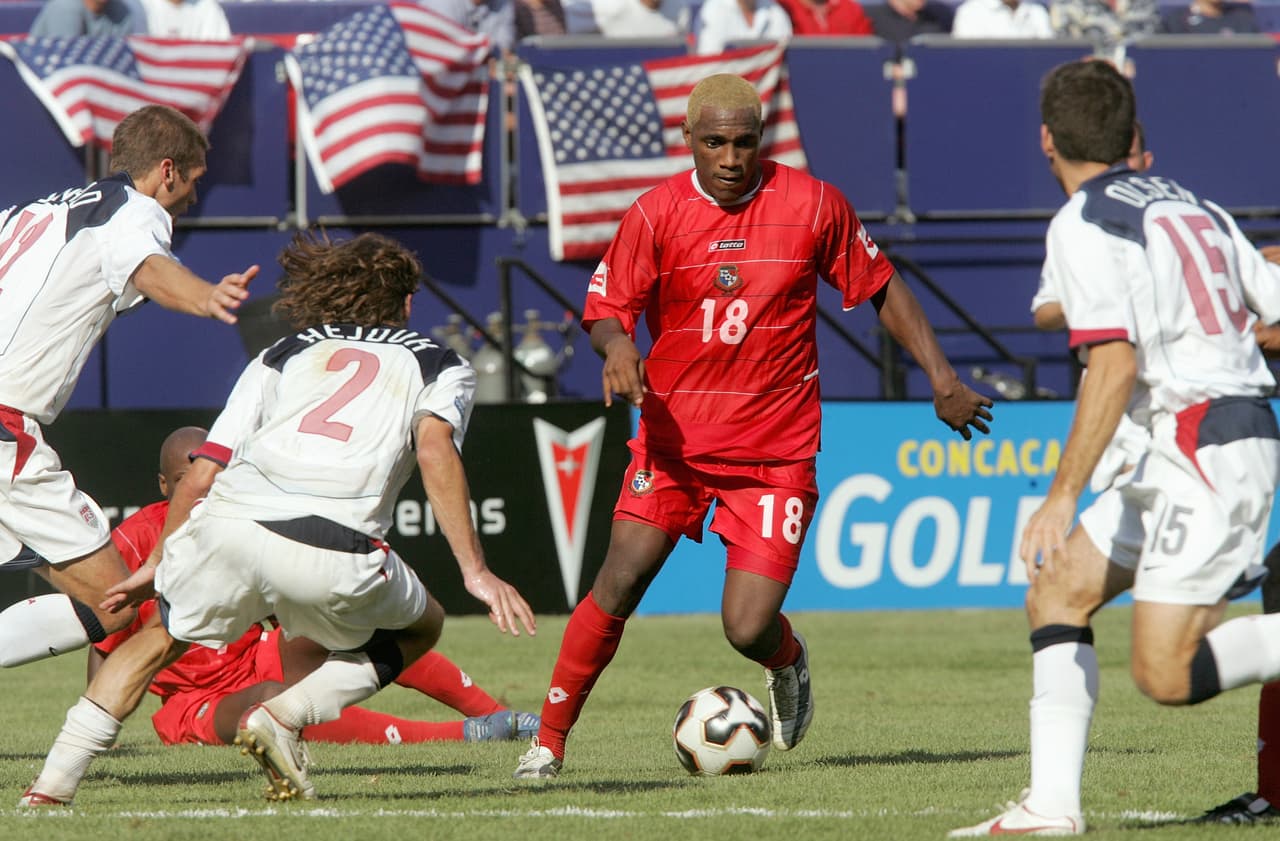 En esa edición Panamá dio la sorpresa y disputó la final ante Estados Unidos, sin embargo el equipo anfitrión se quedó con su tercer título de la Concacaf al derrotar a los panameños en penales.