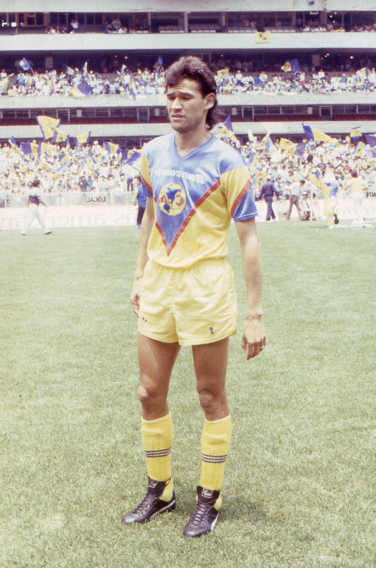 Raúl Vicente Amarilla más conocido como el ‘Tácuara’ jugó una breve temporada con las Águilas, llegó al club a mediados de 1989 como un préstamo.