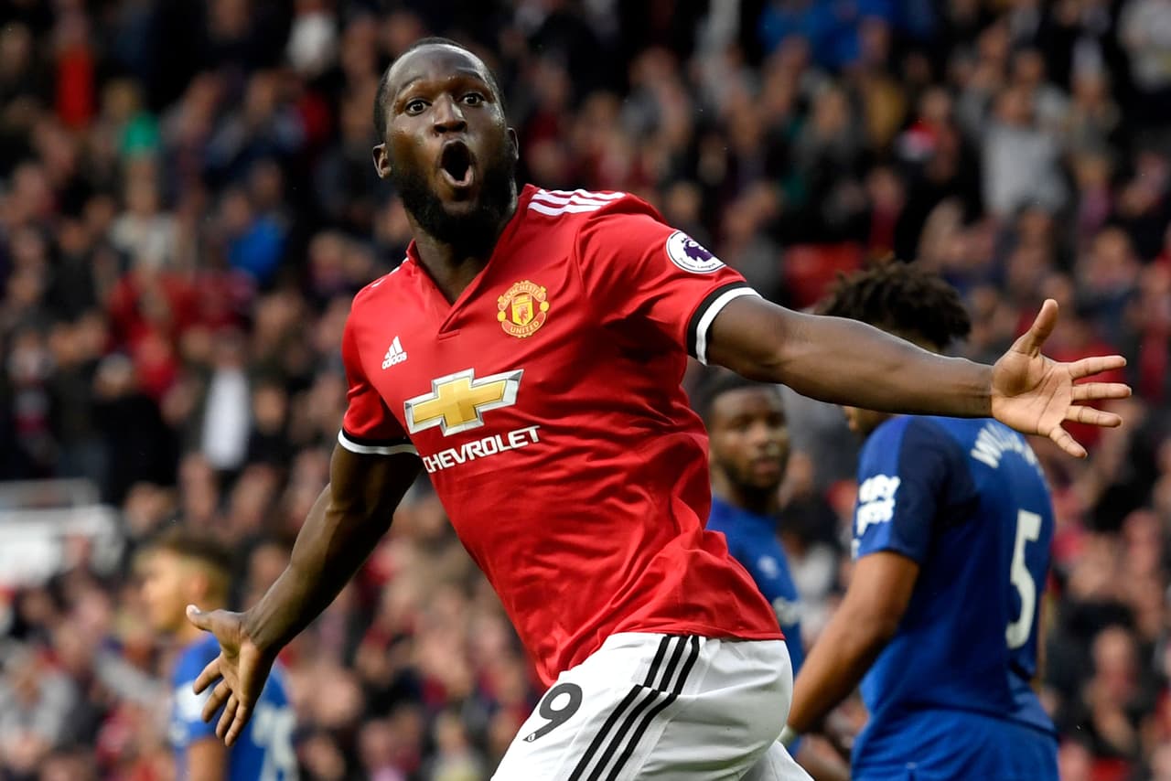<b>Romelu Lukaku (24 años) </b>suma 22 goles en esta temporada con el Manchester United. Su corpulencia lo hacen un '9' de área clásico, con buen juego aéreo y una pegada potente.