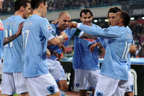 Zúñiga puso el gol que le valió el triunfo al Napoli y, asimismo, seguir peleando por el título de la Serie A italiana.