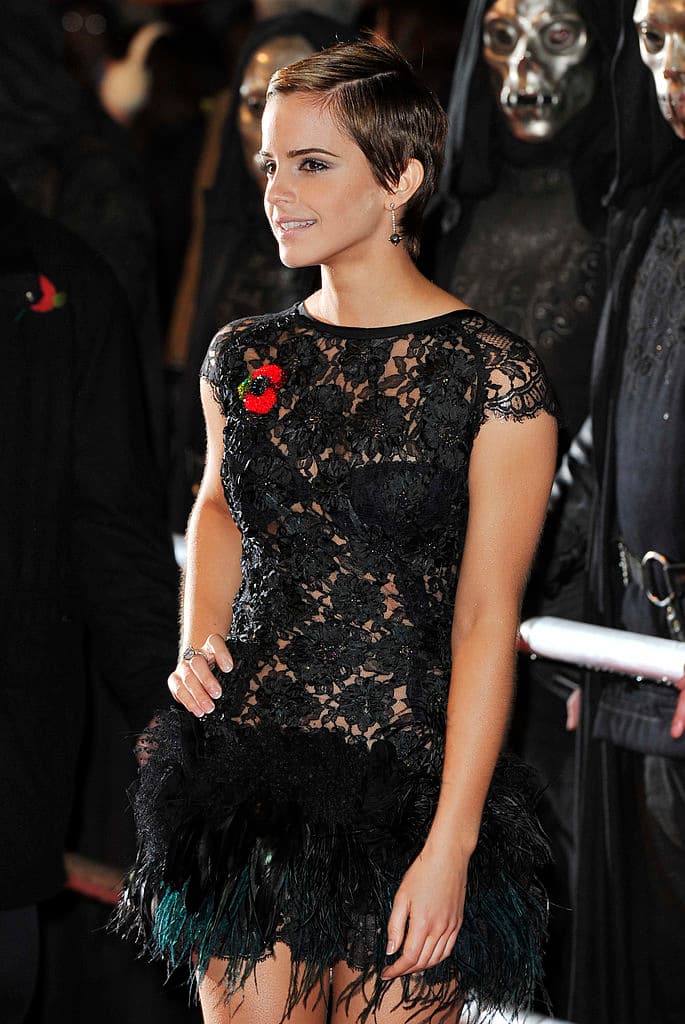 Emma y Leo han estado saliendo por 18 meses.