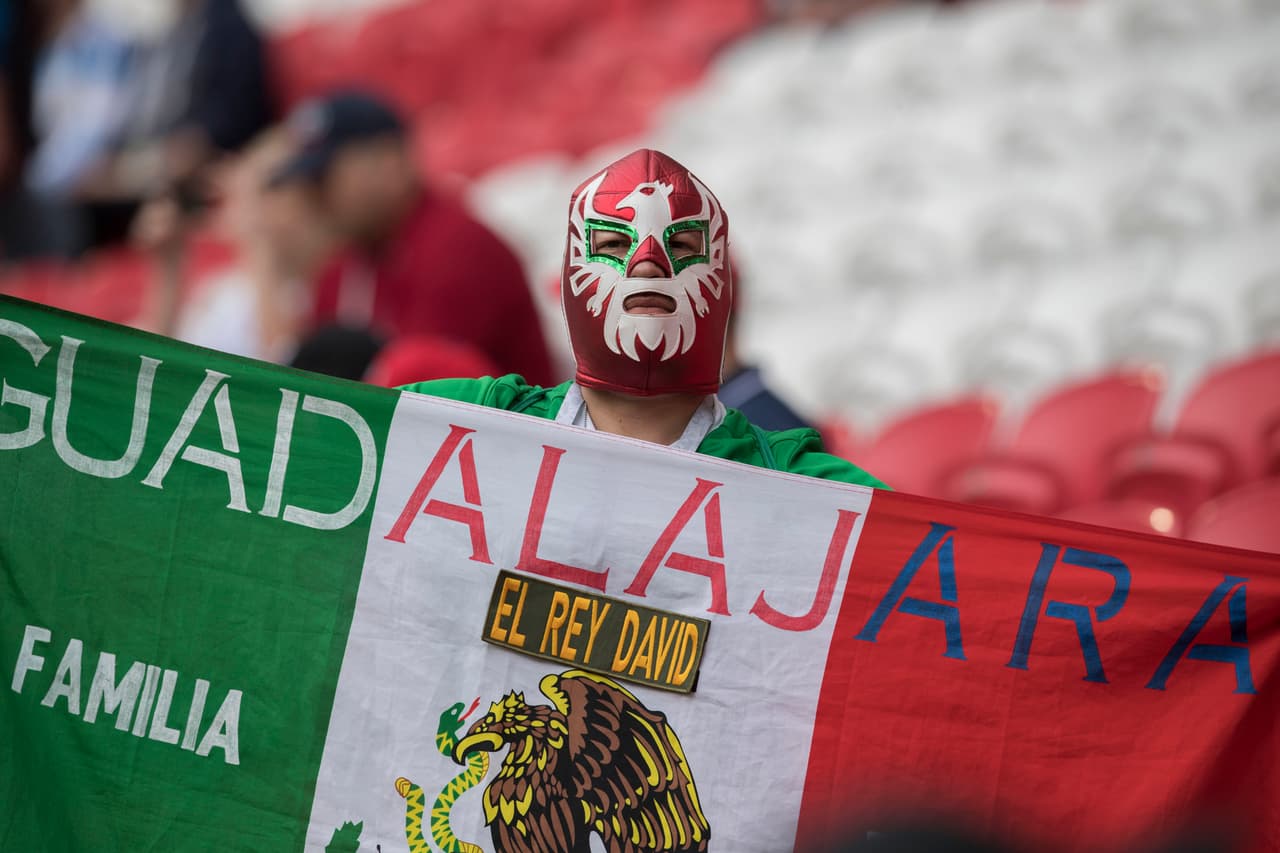 Los aficionados de Rusia y México encontraron las maneras más creativas de apoyar a sus respectivas selecciones. Te compartimos las mejores imágenes de lo visto en la Kazan Arena.