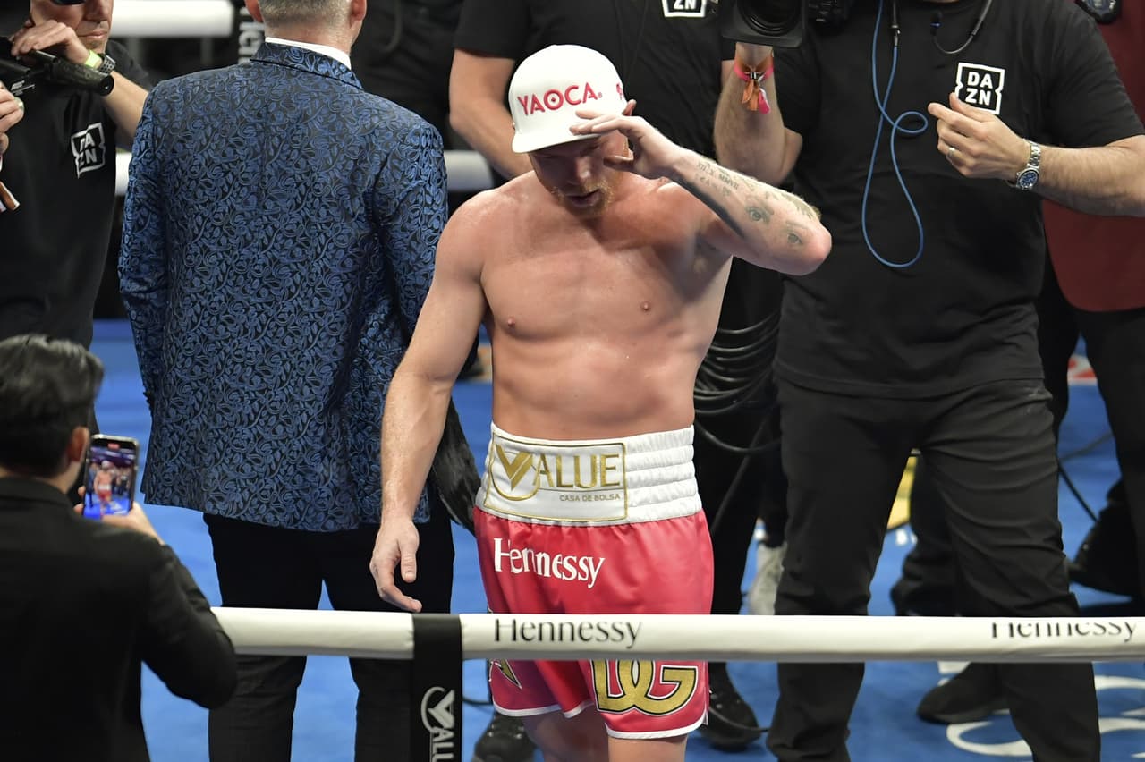 Canelo reconoce grandeza de Bivol, pero "esto no se queda así"