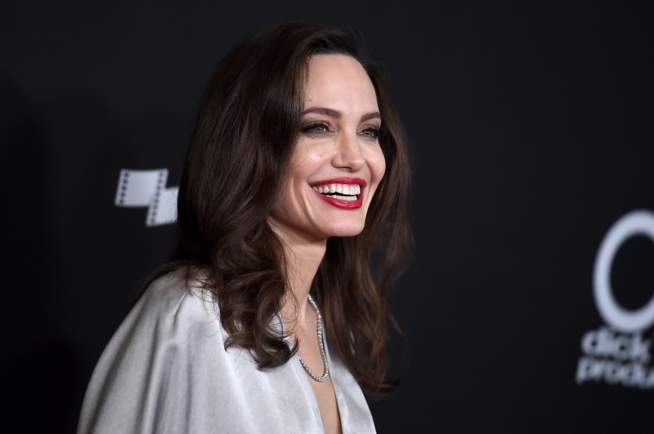 Angelina aparecerá en la película de Marvel de Eternals, pelícuala que se estrenará en 2021 si el coronavirus lo pemrite.