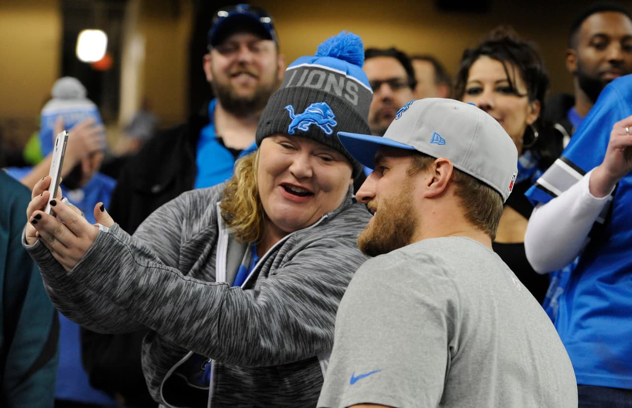 La jornada del Día de Acción de Gracias, que abrió la Semana 12 NFL, es un clásico que los fans no pueden dejar pasar. ¡Checa cómo lo disfrutaron!