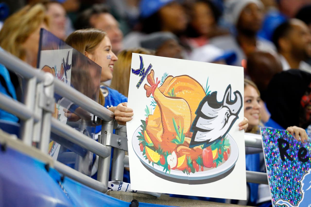 La jornada del Día de Acción de Gracias, que abrió la Semana 12 NFL, es un clásico que los fans no pueden dejar pasar. ¡Checa cómo lo disfrutaron!