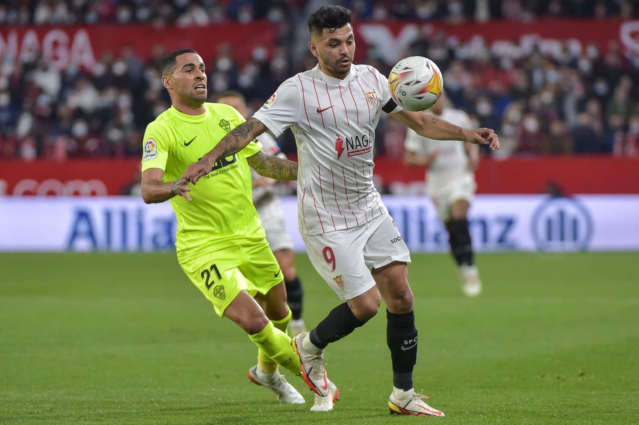 En España sospechan contagio de 'Tecatito' Corona por COVID-19