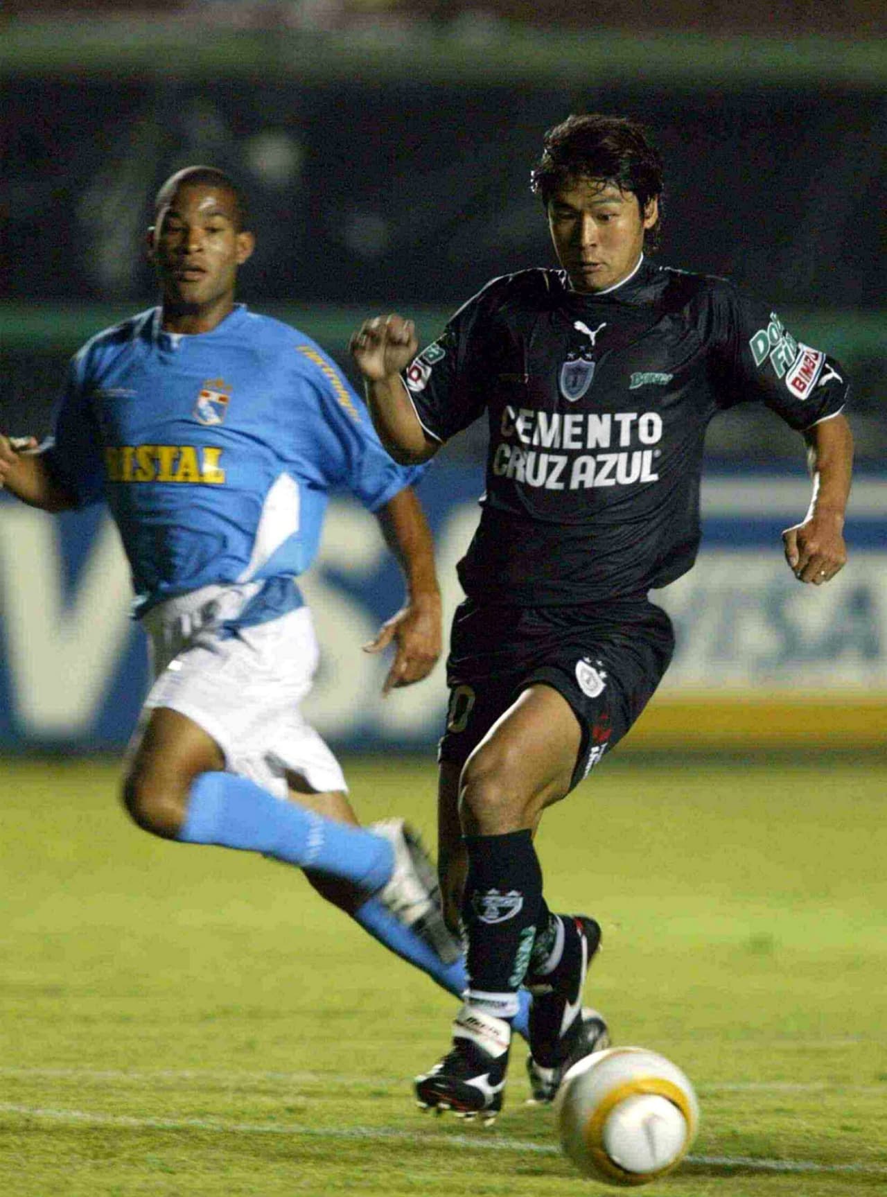 Kenji Fukuda (Japón) llegó a Pachuca Juniors desde Guaraní (Paraguay) y alcanzó a jugar algunos partidos con el primer equipo Tuzo, de hecho jugó Copa Libertadores. Ya está retirado tras una larga carrera que complementó en España, Grecia, Japón y Hong Kong.