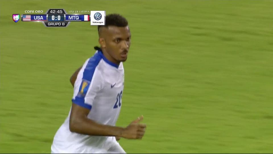 Disparo afuera de Stephane Abaul