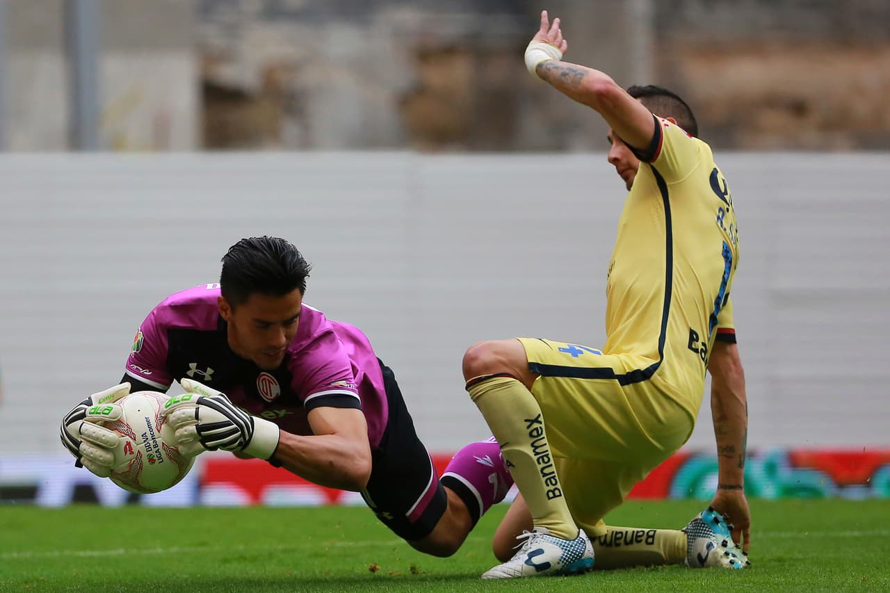 Alfredo Talavera, Toluca. Talavera se ha situado entre los postes del Toluca desde el 2009. La Clausura fue otra campaña exitosa para el portero, quien quedó empatado en el segundo lugar con 5 blanqueadas.