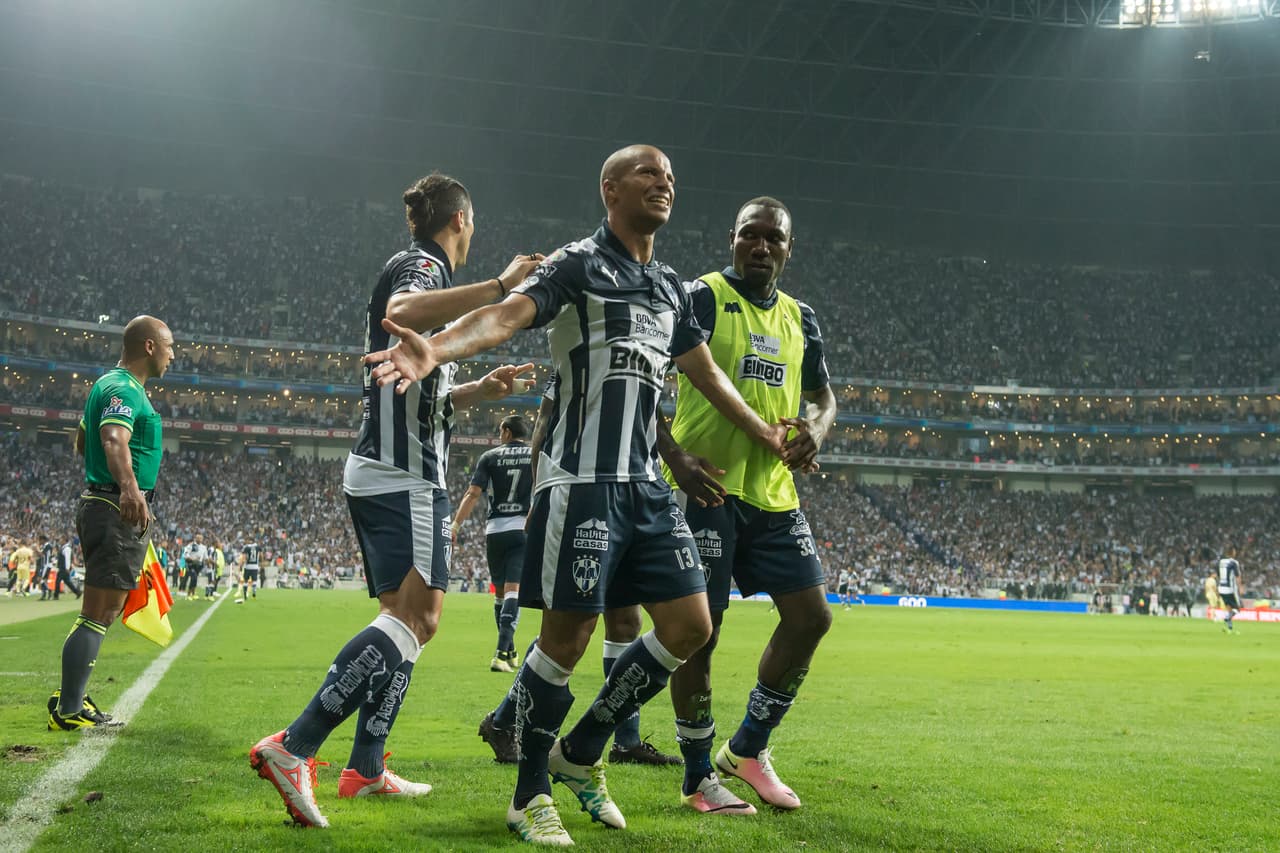 Carlos Sánchez, Monterrey. El uruguayo tuvo una temporada excepcional con Monterrey, su primera en México. Sánchez anotó siete goles y registró siete asistencias.