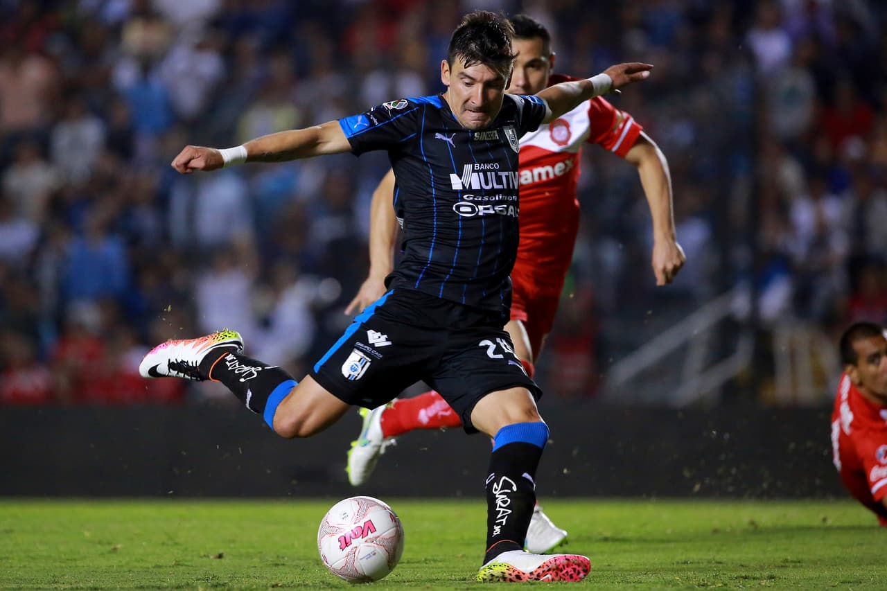Édgar Benítez, Querétaro. Queretaro es el sexto club - tercero en la Liga MX - de Édgar Benítez. Sus primeros tres fueron clubes en Paraguay. En México fichó cuatro temporadas con el Pachuca y tres con el Toluca antes de llegar a Queretaro.