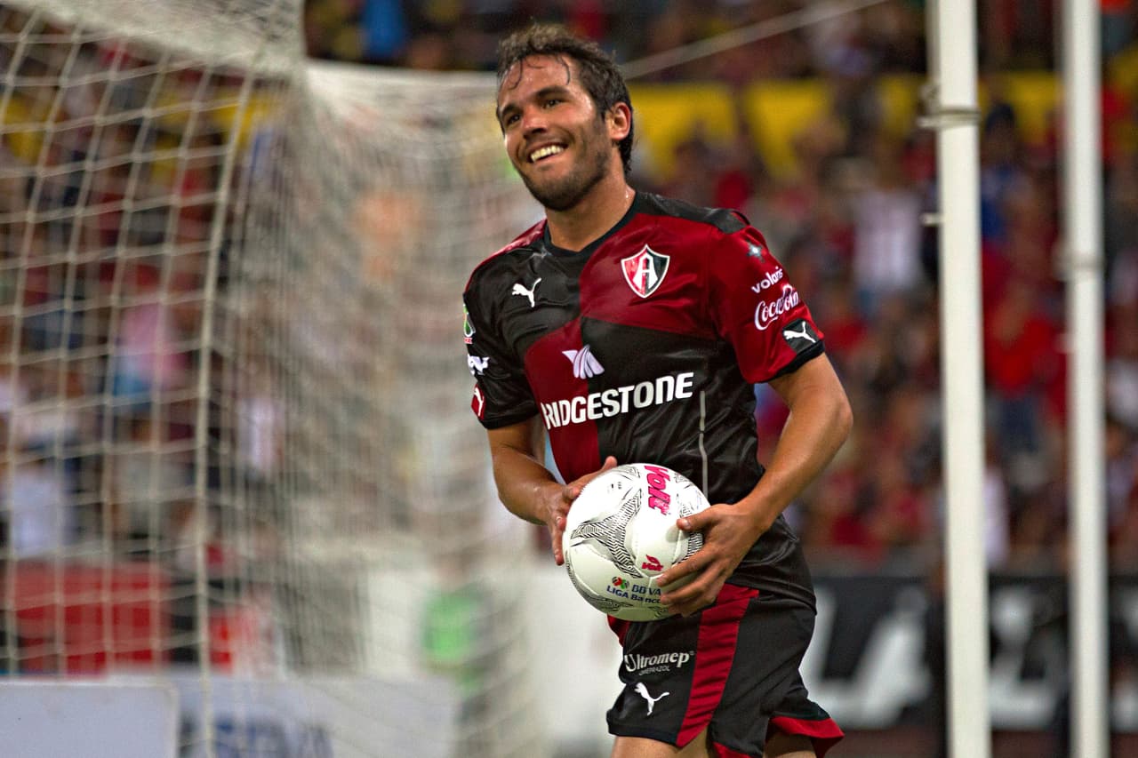 Álvaro González, Atlas. Después de hacer 110 apariciones con el conjunto italiano Lazio, González fue cedido en dos ocasiones desde el 2015. Más recientemente, el mediocampista se fue de préstamo por un año completo con el Atlas, que tiene la opción de activar la cláusula de compra.