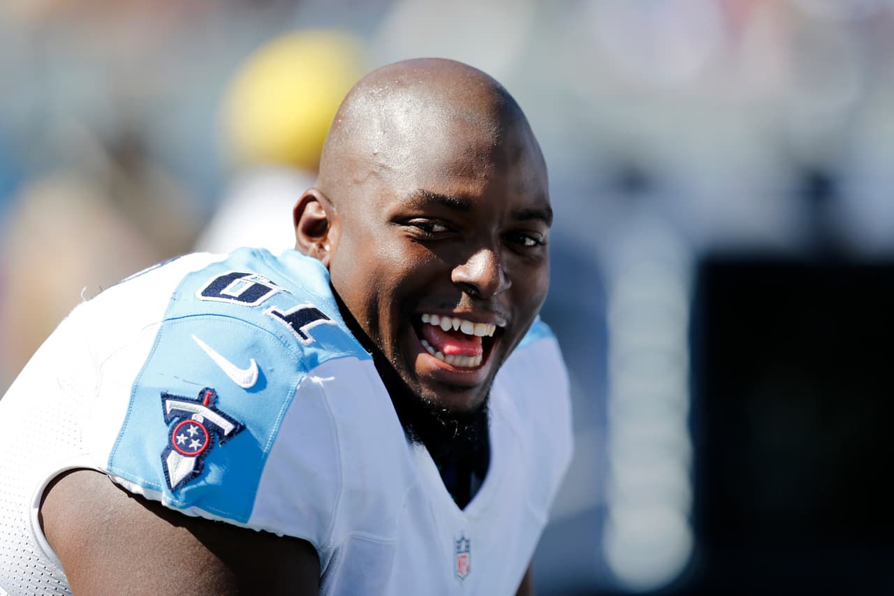 Los Titans firmaron al veterano centro de ascendencia hispana Fernando Velasco