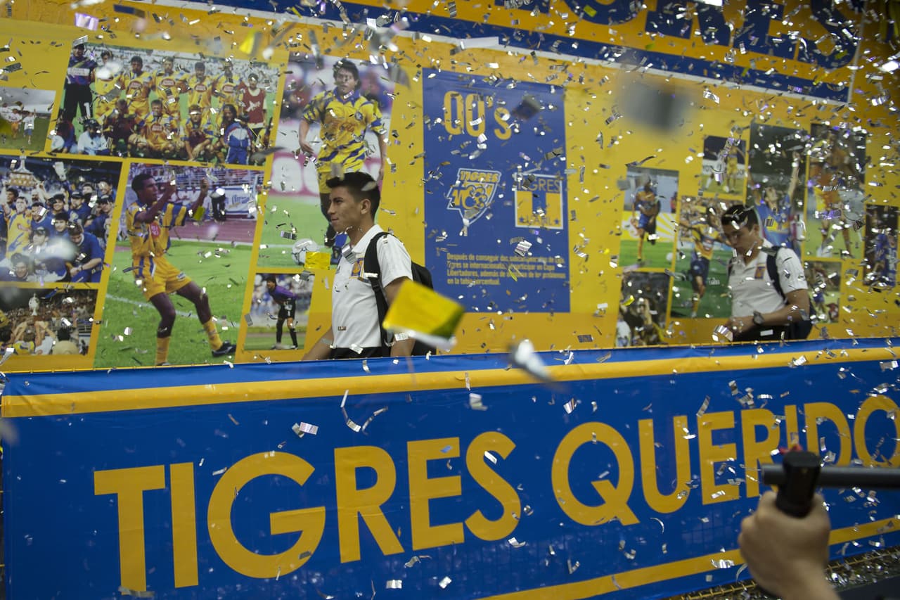 ¡Vaya manera de apoyar! Con este cálido recibimiento de sus aficionados, Tigres deba salir como una fiera para la Ida de la Final de la Liga Campeones de la Concacaf. Echen un vistazo al respaldo.