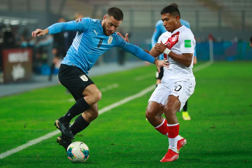 Renato Tapia y Giorgian De Arrascaeta fueron los encargados de baatir las redes en el empate 1-1 de Perú y Uruguay.