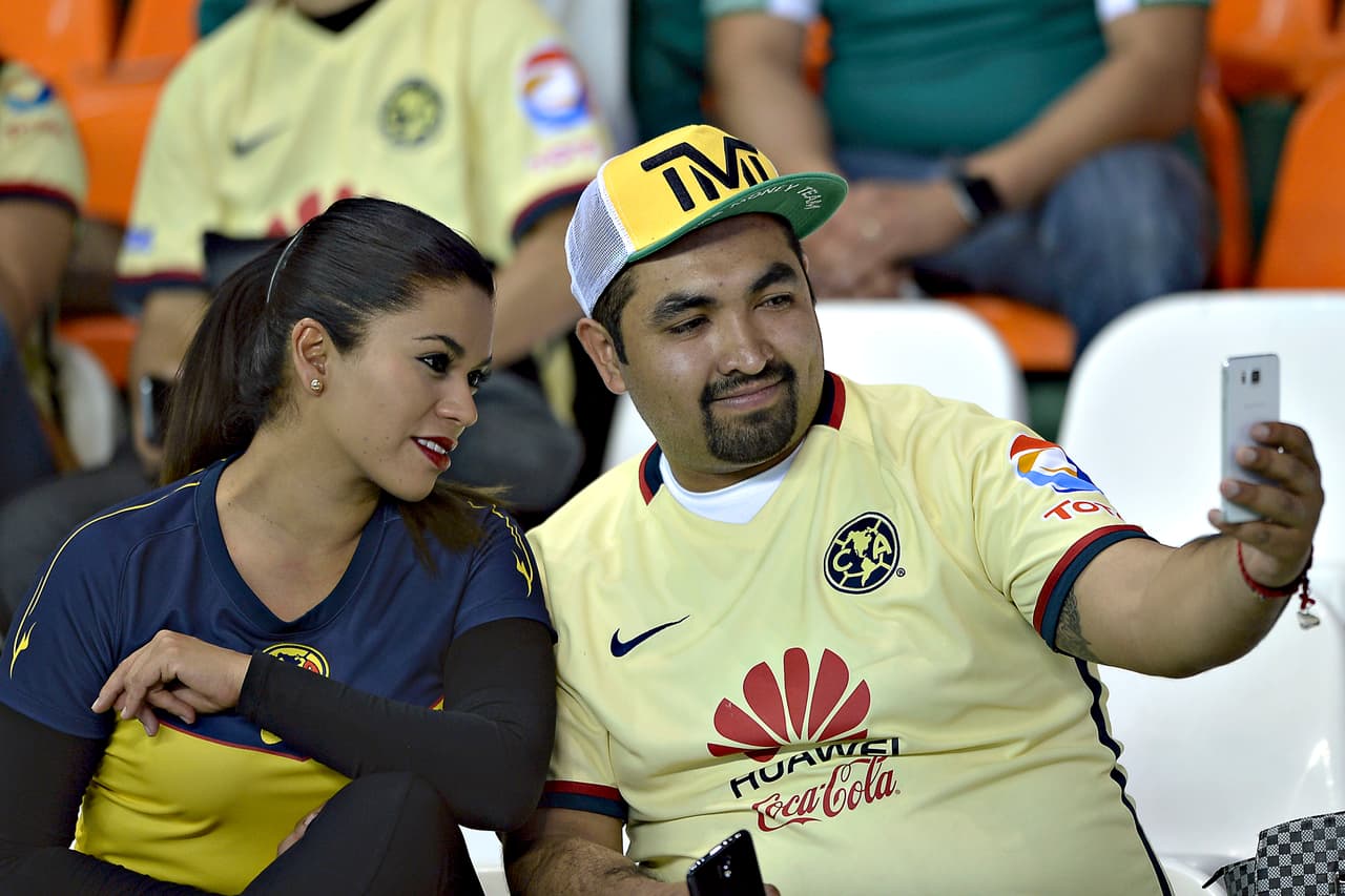 Colorido de afición en la vuelta de cuartos