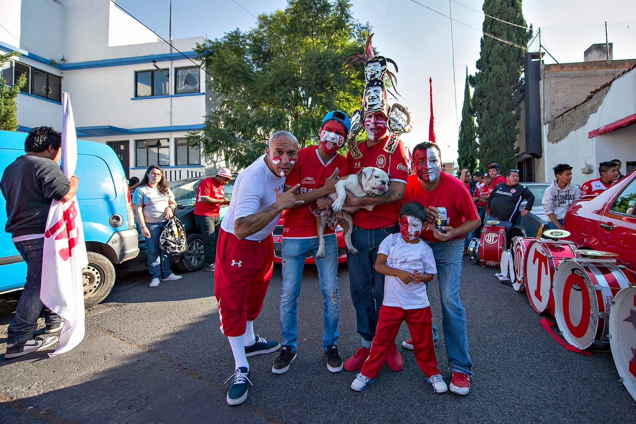 Colorido de afición en la vuelta de cuartos