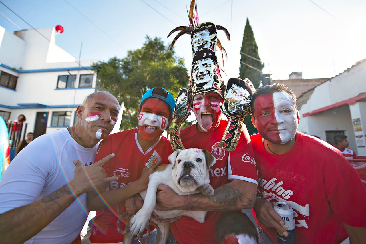 Colorido de afición en la vuelta de cuartos