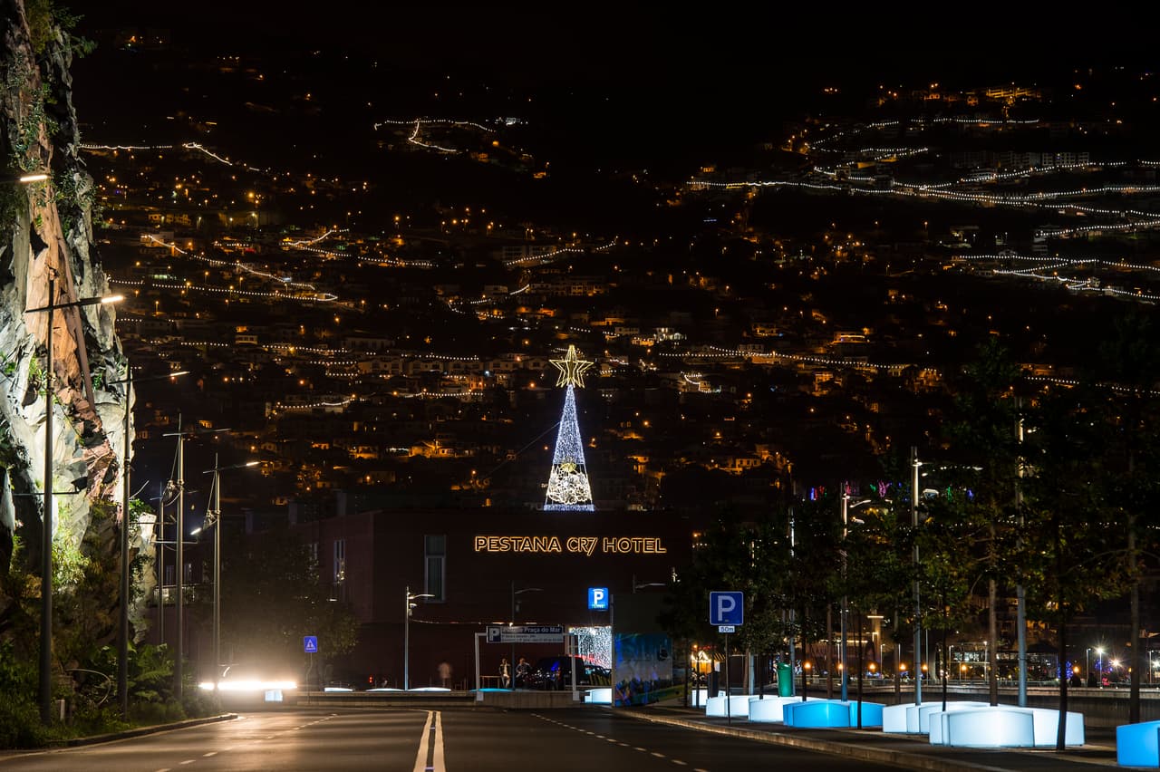 Cristiano Ronaldo abrirá un nuevo hotel en el centro de Madrid en 2019 y otros en Nueva York y Marrakech. El portugués tiene un acuerdo con el grupo Pestana y ya tiene hoteles en Lisboa y Funchal.