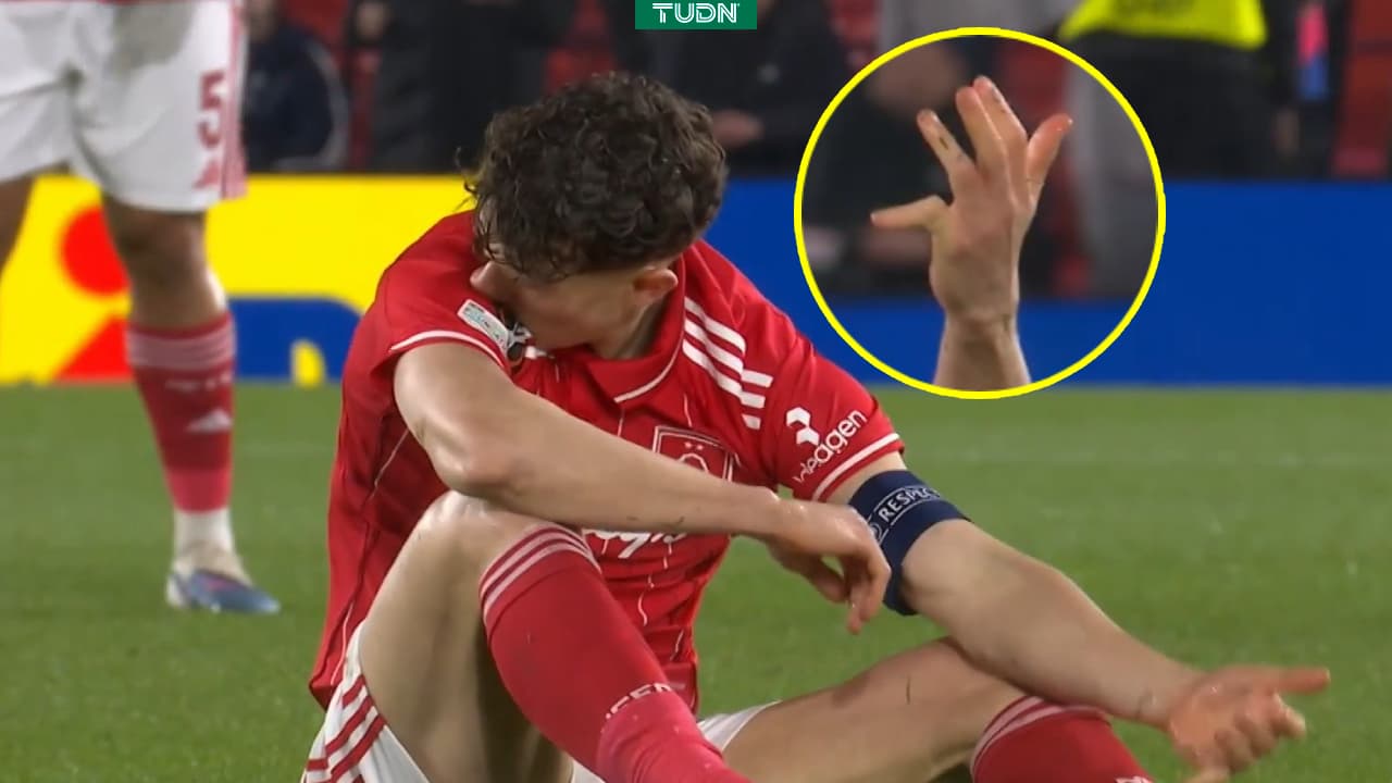 Jugador del Nottingham Forest sufre escalofriante lesión ante Fenerbahce