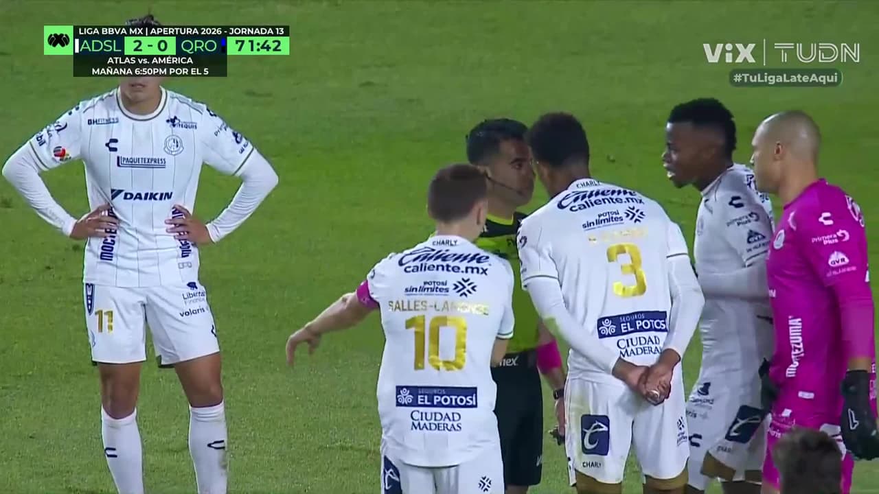 ¡Penal para el Querétaro! Ali Ávila pone el primero desde los once pasos