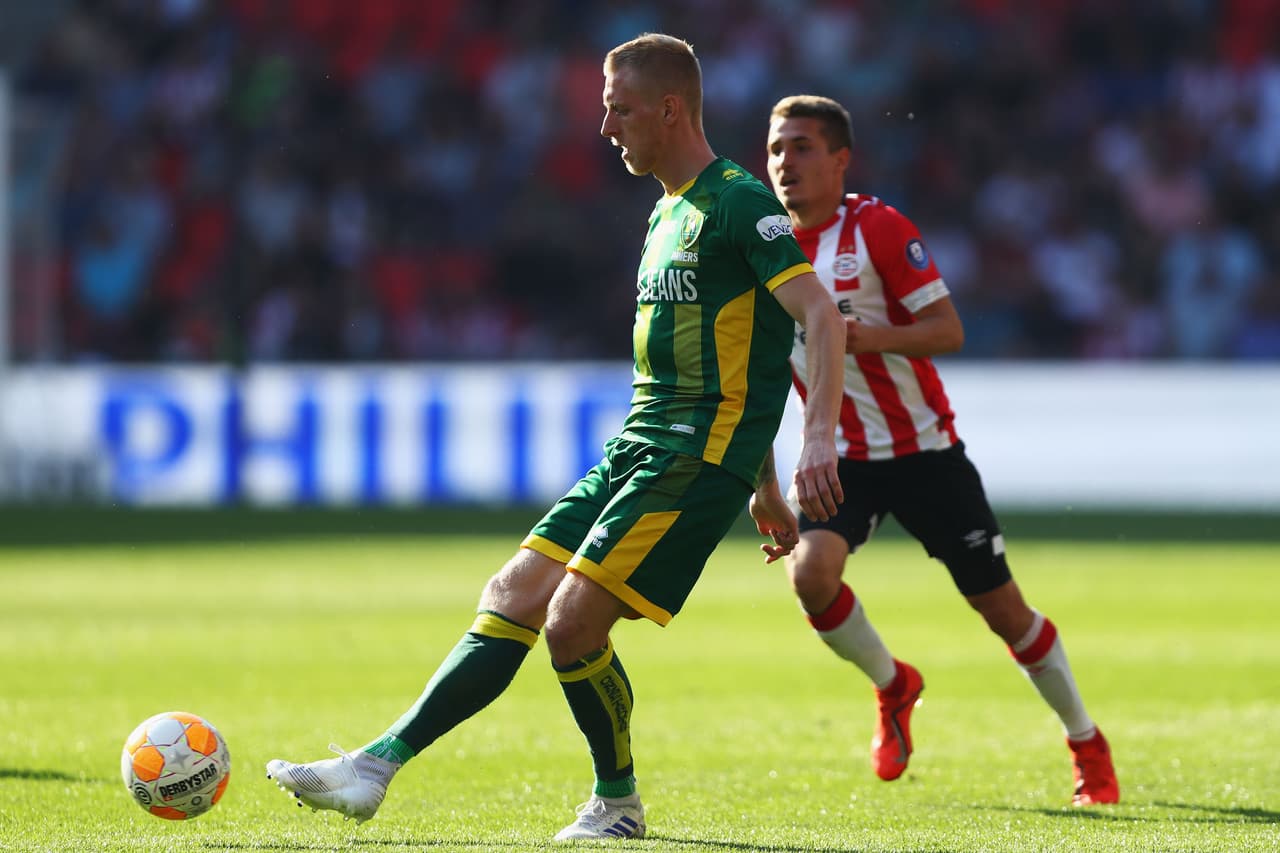 El mexicano Hirving Lozano jugó todo el partido en el triunfo 3-1 de PSV Eindhoven contra ADO Den Haag por la Jornada 31 de la Eredivisie, donde iguala en puntos con Ajax pero es segundo por diferencia de gol.