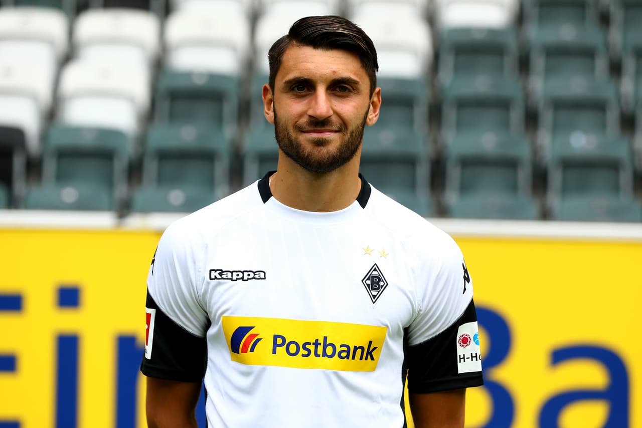 A raíz de ello, el Borussia M'gladbach lo adquirió a cambio de diez millones de euros.