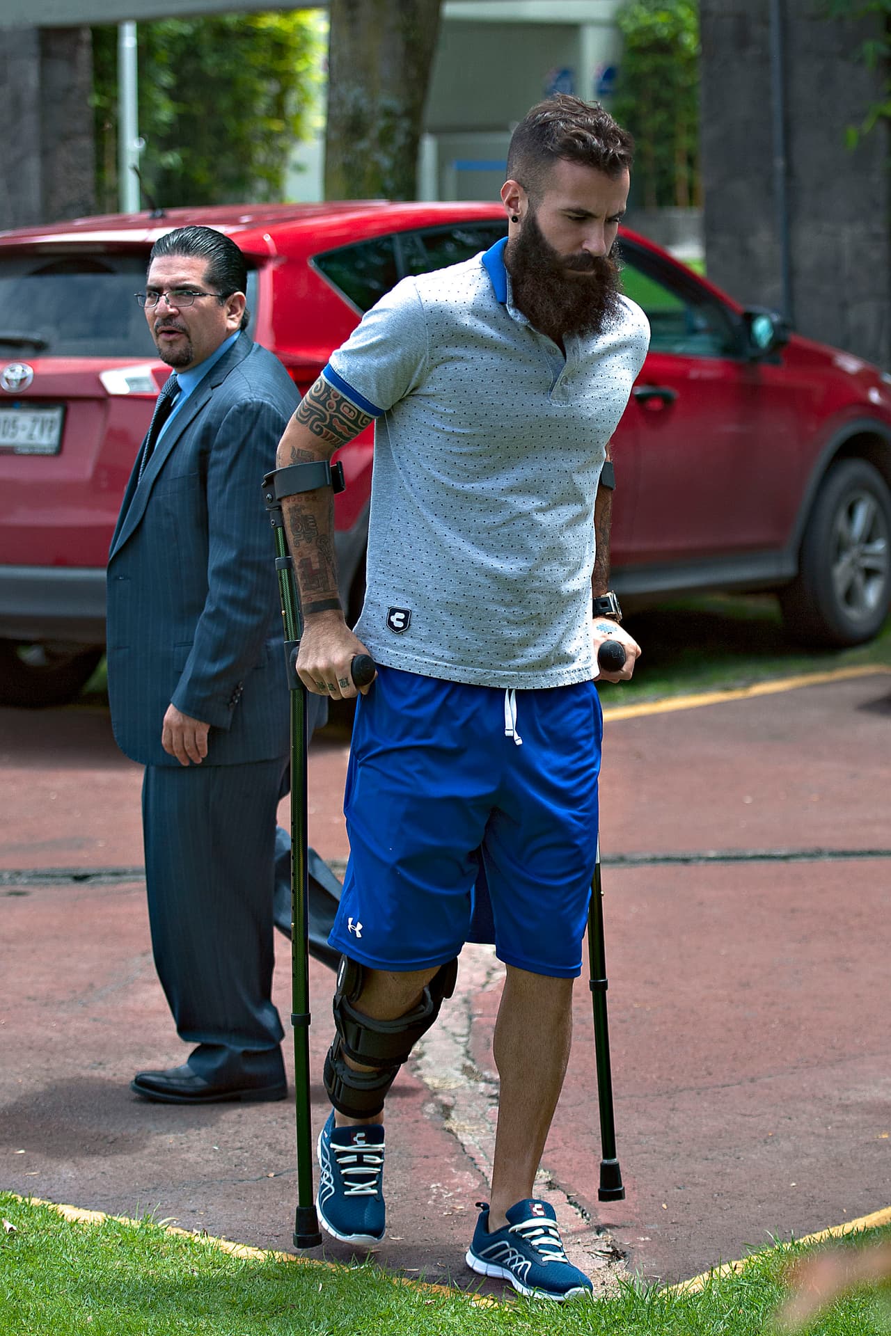 Sin embargo, el jugador no fue el mismo. Dejó a Cruz Azul en junio del 2016 para incorporarse al Tenerife de la Segunda División de España.
<br>Todavía regresó a México en enero del 2017 para jugar en el Tampico Madero en el Ascenso MX. 
<br>Y finalmente se retiró poco tiempo después a la edad de 29 años.