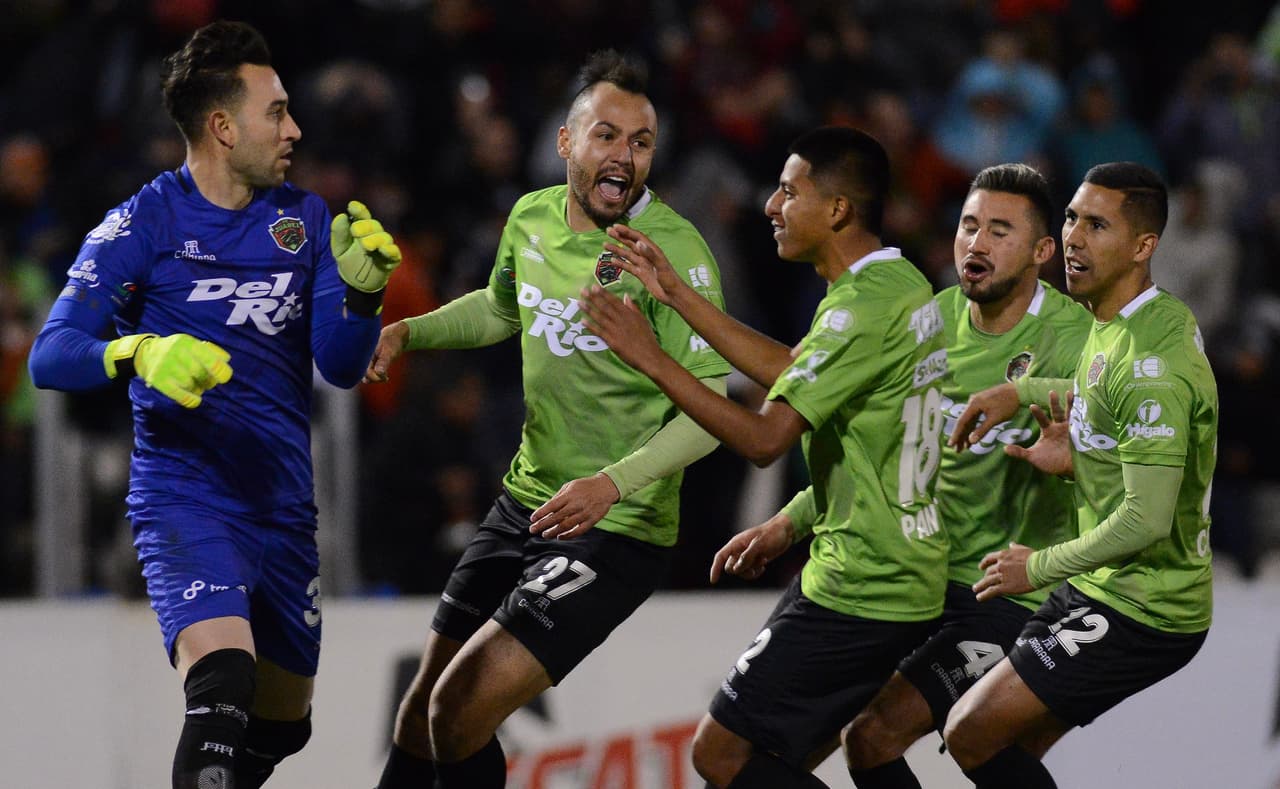 Los Bravos de Ciudad Juárez requieren de los penaltis para avanzar a las Semifinales de la Copa MX al superar a los Tiburones Rojos del Veracruz en casa pese a que les empataron en tiempo de reposición.