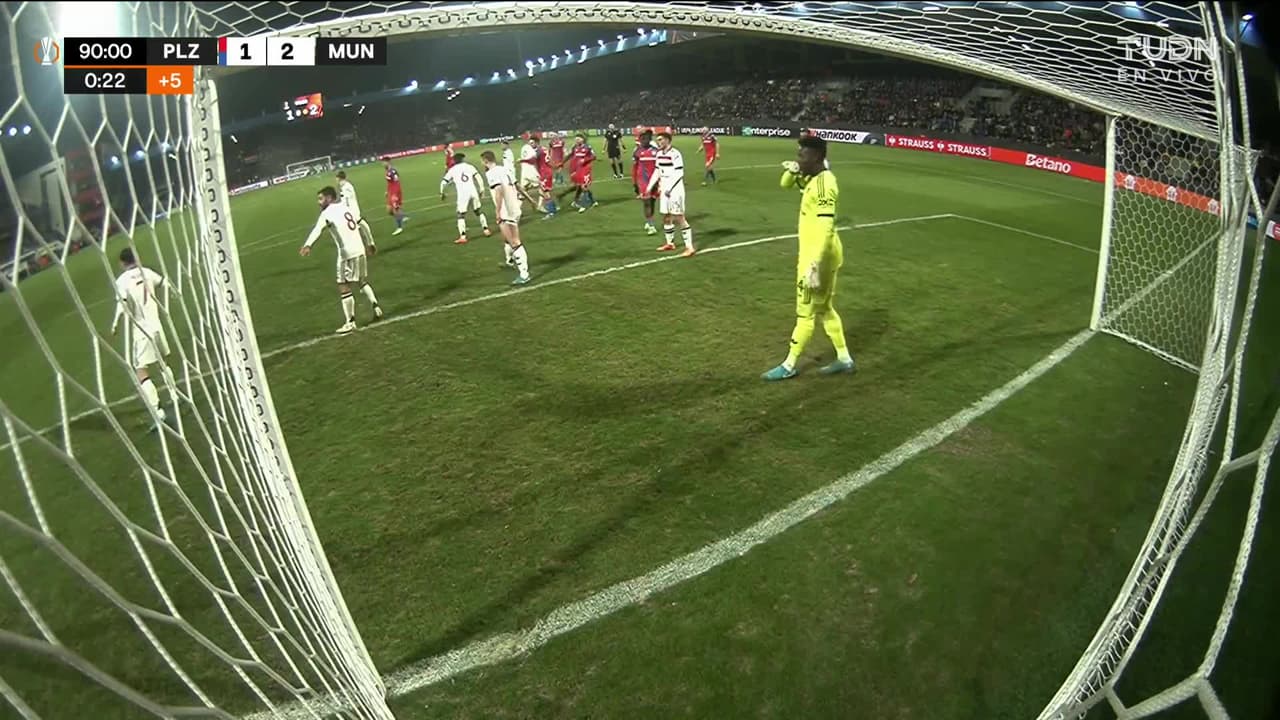 ¡TIRO ATAJADO! disparo por Antony.