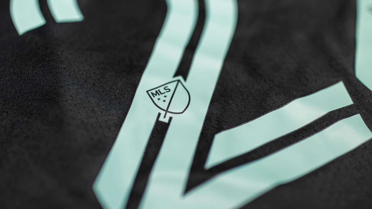 Todos los detalles están puestos en el nuevo uniforme.