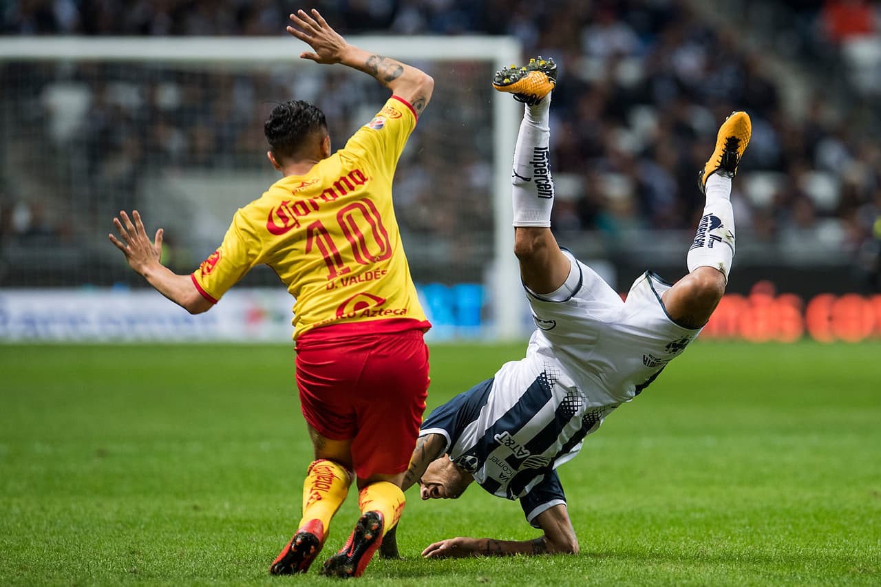 A pesar de tratarde se la primera jornada el partido se disputó con gran fuerza, algo propio de dos equipos que llegan con la intención de meterse en zona de clasificación.