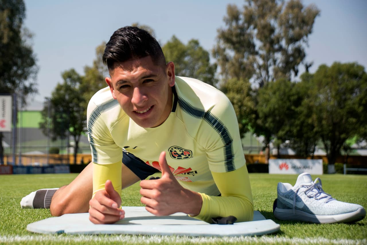 Édson Álvarez cuenta con 20 años y ya es uno de los jugadores más estables en el cuadro titular de las Águilas.