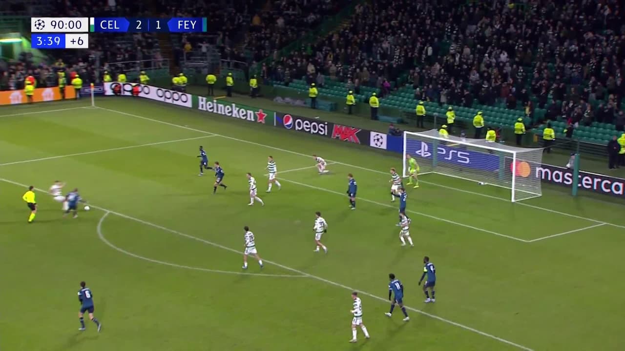 ¡TIRO ATAJADO! disparo por Javairô Dilrosun.